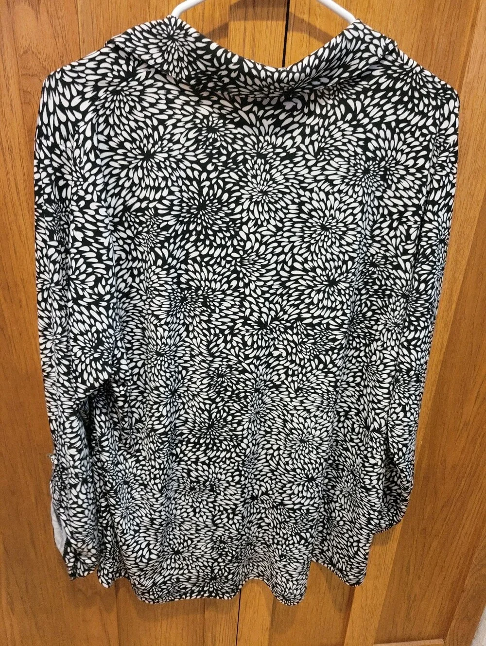 Tahari Liquid Knit Top 1x - Picture 2 of 11